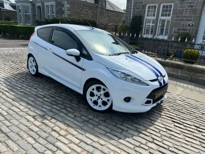 Używany Ford Fiesta S 132 KM (97 kW) 2011 Biały Hatchback