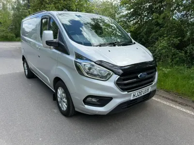 Usado Ford Transit Custom Limited 130 CV (95 kW) 2020 Plateado Van