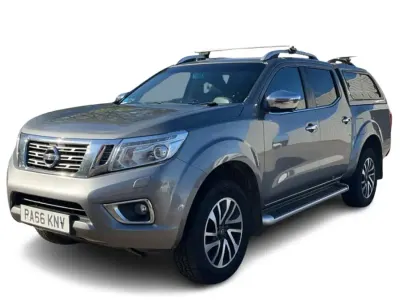 Begagnad Nissan Navara Tekna 190 HK (139 kW) 2017 Grå Pickup
