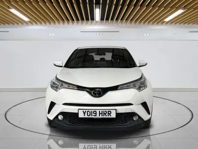 Used Toyota C-HR 116 HP (85 kW) 2019 White SUV