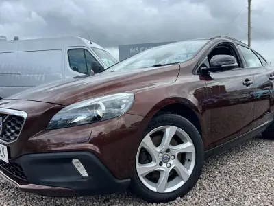 Used Volvo V40 CC 120 HP (88 kW) 2016 Estate