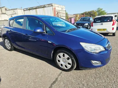 Used Vauxhall Astra 2011 Blue Hatchback