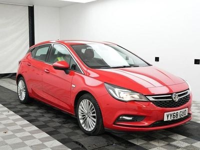 Used Vauxhall Astra Elite 105 HP (77 kW) 2018 Red Hatchback