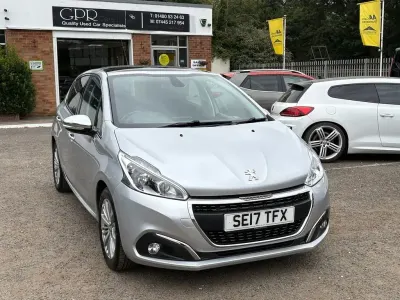 Used Peugeot 208 Allure Premium 82 HP (60 kW) 2017 Silver Hatchback