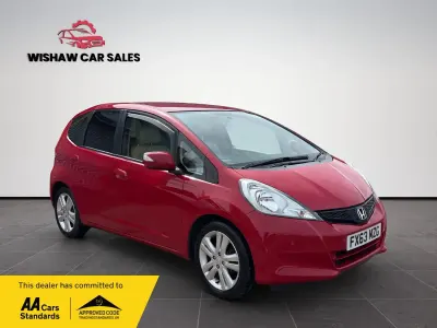 Begagnad Honda Jazz ES 99 HK (72 kW) 2013 Röd Halvkombi