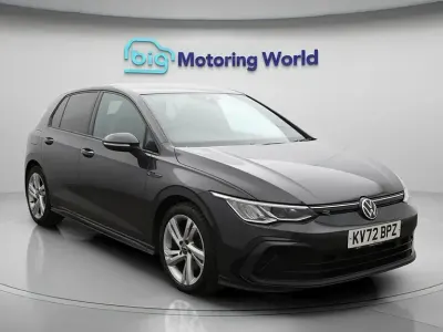 Second-hand VW Golf VIII R-line 130 CP (95 kW) 2022 Gri Hatchback