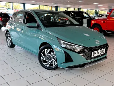 Używany Hyundai i20 Advanced 100 KM (73 kW) 2024 Zielony Hatchback