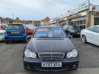 Used Mercedes C220 Avantgarde 147 HP (108 kW) 2007 Black Estate