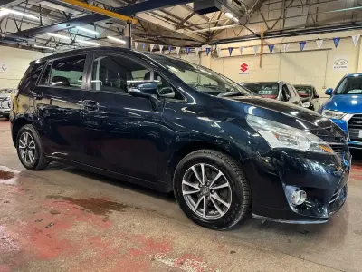 Used Toyota Verso 147 HP (108 kW) 2014 Grey MPV