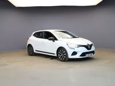 Used Renault Clio Evolution 88 HP (64 kW) 2023 White Hatchback