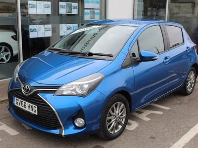 Used Toyota Yaris 2017 Blue Hatchback