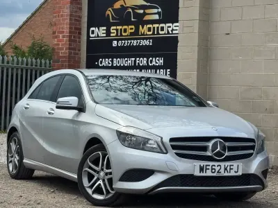 Usado Mercedes A180 2012 Prateado Citadino