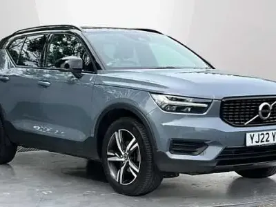 Used Volvo XC40 Momentum 163 HP (119 kW) 2022 Metallic  thunder grey SUV