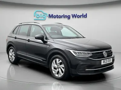 Używany VW Tiguan S 128 KM (94 kW) 2021 Czarny SUV