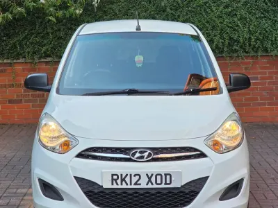 Used Hyundai i10 Classic 85 HP (62 kW) 2012 White Hatchback