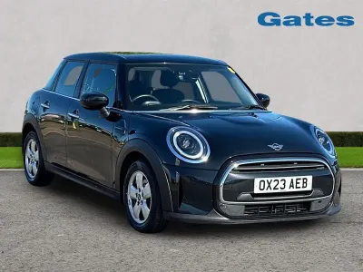 Begagnad Mini Cooper Classic 2023 Svart Halvkombi
