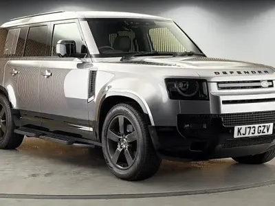 Used Land Rover Defender SE Dynamic 250 HP (183 kW) 2024 Eiger grey SUV