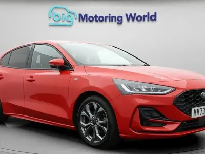 Used Ford Focus ST-Line 125 HP (91 kW) 2023 Red Hatchback