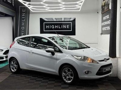 Used Ford Fiesta Zetec 82 HP (60 kW) 2011 White Hatchback