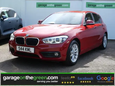 Begagnad BMW 118 Comfort Edition 2019 Röd Halvkombi