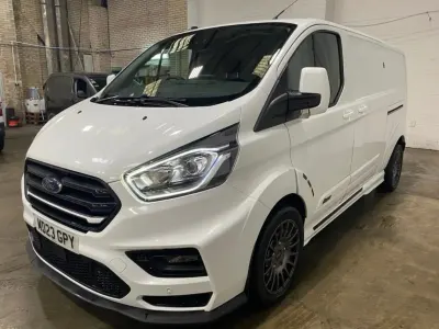 Begagnad Ford Transit Custom Limited 170 HK (125 kW) 2023 Vit Van