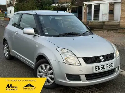 Usado Suzuki Swift 2011 Prateado Citadino