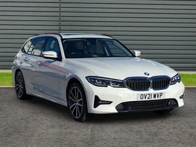 Used BMW 330 Sport Line 292 HP (214 kW) 2021 White Estate