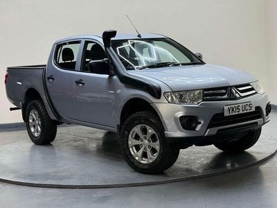 Used Mitsubishi L200 134 HP (98 kW) 2015 Silver Pickup