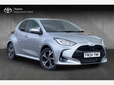 Used Toyota Yaris Hybrid Design 116 HP (85 kW) 2024 Silver Hatchback