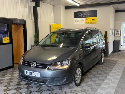 Usado VW Sharan SE 150 HP (110 kW) 2019 Cinzento Monovolume