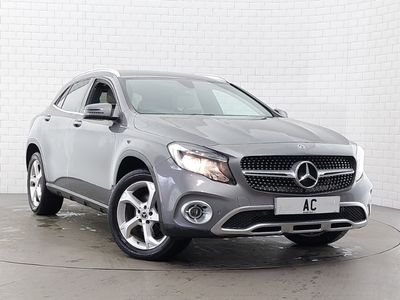 Mercedes GLA220