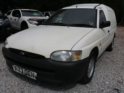 Used Ford Escort 1997 White Hatchback