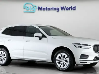Used Volvo XC60 Momentum 250 HP (183 kW) 2020 White SUV