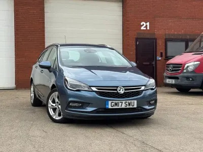 Used Vauxhall Astra SRi 150 HP (110 kW) 2017 Blue Estate