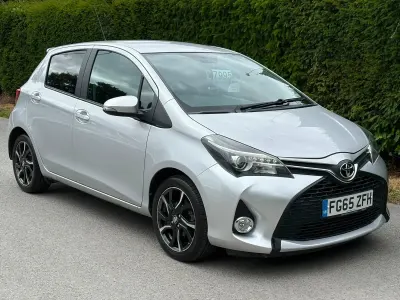 Used Toyota Yaris Sport 99 HP (72 kW) 2015 Silver Hatchback