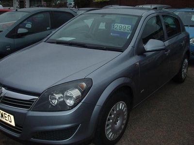 Silver Used 2010 Vauxhall Astra Hatchback | £2,695 (Fair price)