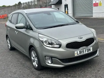 Used Kia Carens 2015 Silver MPV