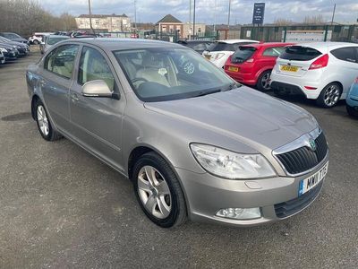 Begagnad Skoda Octavia Elegance 122 HK (89 kW) 2011 Beige Halvkombi