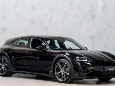 Begagnad Porsche Taycan Cross Turismo 350 kW (476 HK) 2021
