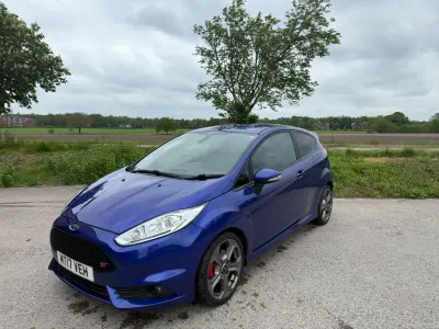 Usado Ford Fiesta ST 182 HP (133 kW) 2017 Azul Citadino