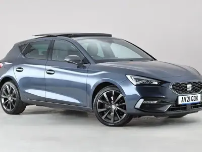 Usata Seat Leon FR First Edition 204 CV (150 kW) 2020 Grigio Utilitaria