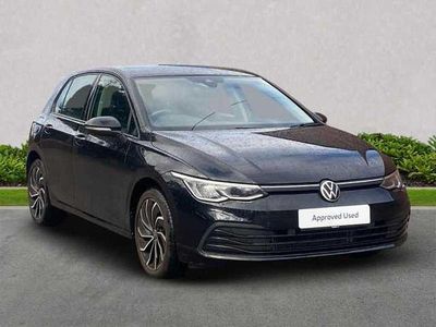 Begagnad VW Golf VIII Life 130 HK (95 kW) 2022 Svart Halvkombi