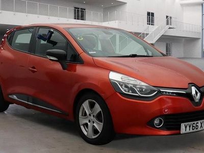 Used Renault Clio IV Dynamique 90 HP (66 kW) 2016 Red Hatchback