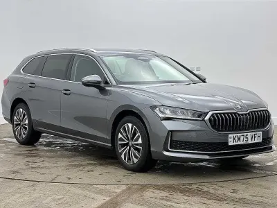 Used Skoda Superb SE Technology 150 HP (110 kW) 2025 Graphite grey metallic Estate