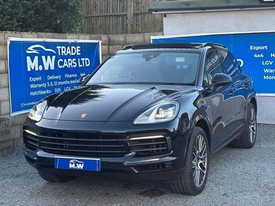 Usado Porsche Cayenne Platinum Edition 340 HP (250 kW) 2022 Preto SUV