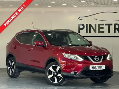 Used Nissan Qashqai N-Connecta 110 HP (80 kW) 2017 Red SUV