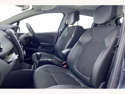 Used Renault Clio IV Dynamique 90 HP (66 kW) 2017 Grey Hatchback