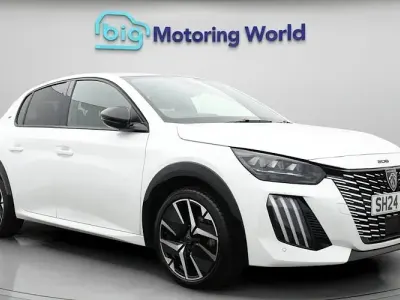Used Peugeot 208 GT 102 HP (75 kW) 2024 White Hatchback