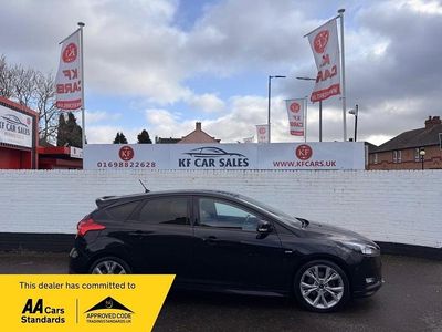 Used Ford Focus ST-Line 120 HP (88 kW) 2017 Blue Hatchback