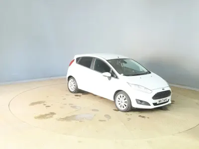 Used Ford Fiesta Titanium 125 HP (91 kW) 2017 White Hatchback